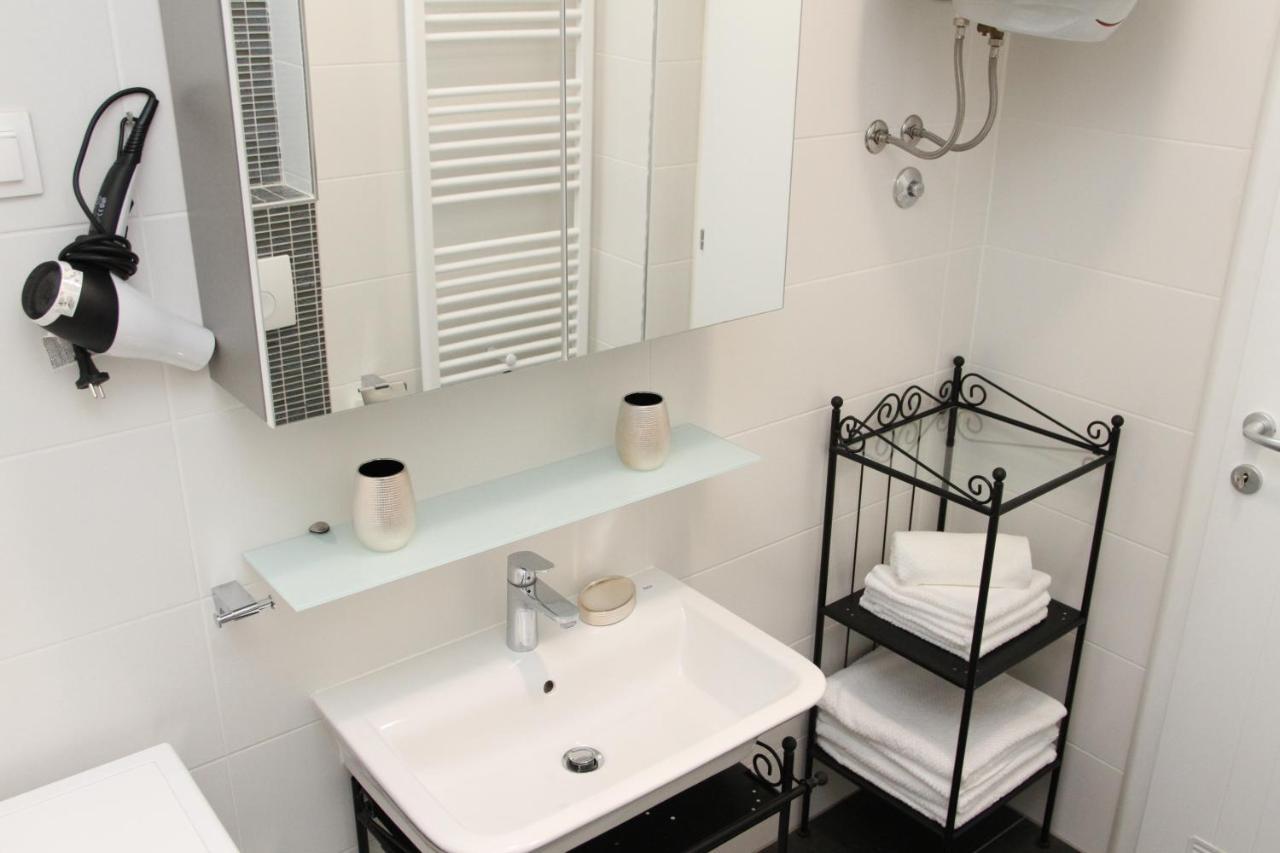 Apartment Biondic - Villa Sunce Zengg Kültér fotó